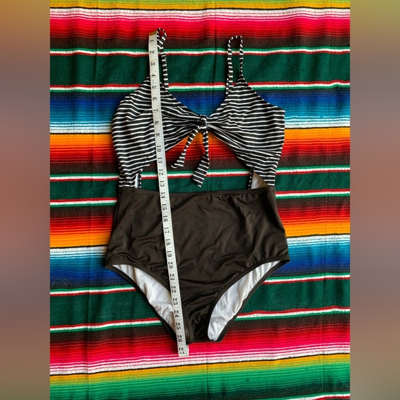 Urban Outfitter Out From Under Cutout Swimsuit Size L - Picture 5 of 6